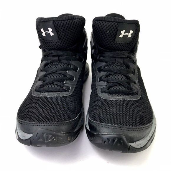Under Armour BGS Jet 2018‎ Boys Size 5Y Black Basketball Shoes Lace Up 3020948 - Picture 2 of 8